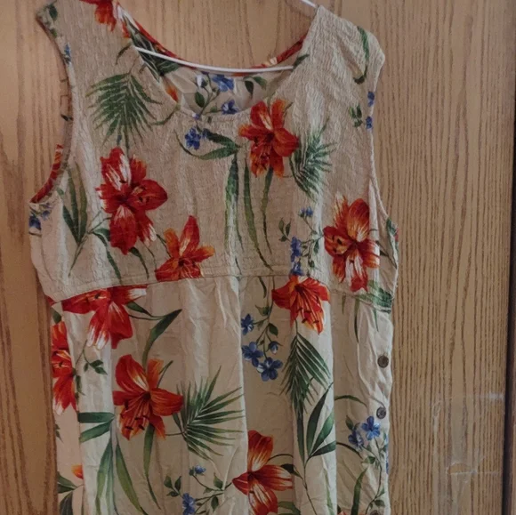 3/$25 Floral Maxi Dress Plus Size 2XL - Picture 4 of 4